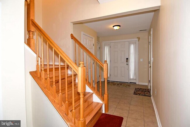 Building Photo - 25445 Carberry Dr
