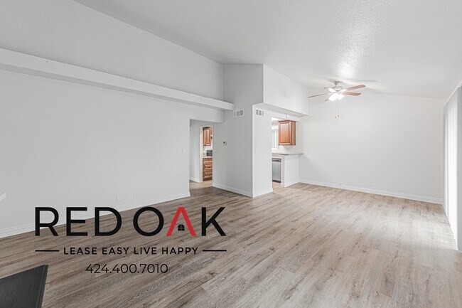 Building Photo - 726 E Workman St