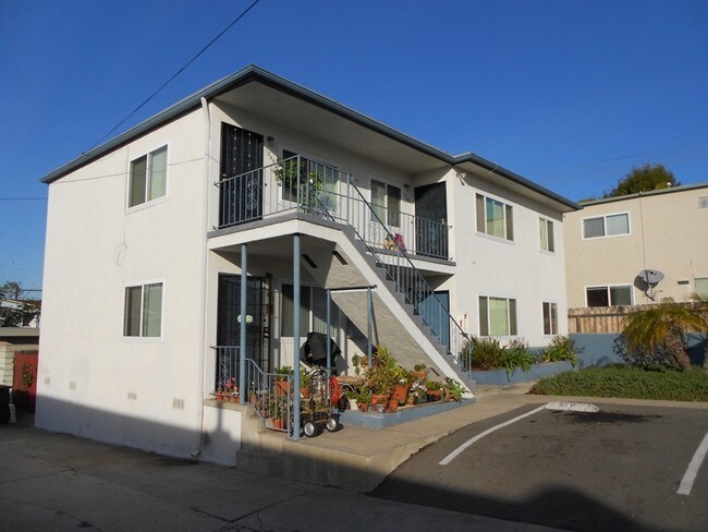 Exterior del edificio de Main - Colusa Street Apartments