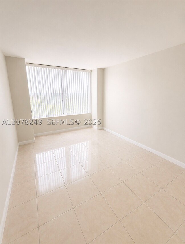 Foto del edificio - 600 Three Islands Boulevard