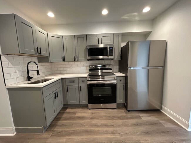 Photo - 818 E Locust Ave (Philadelphia, PA) Townhome