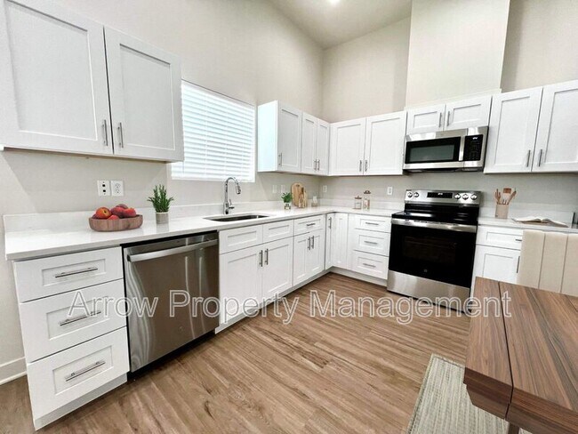 Foto del edificio - 1215 Claude Rd