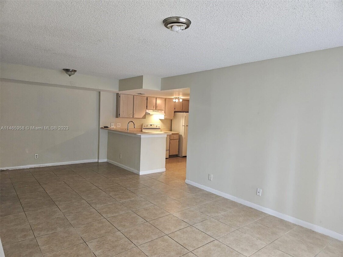 10757 Cleary Blvd Unit 105, Plantation, FL 33324 Condo for Rent in