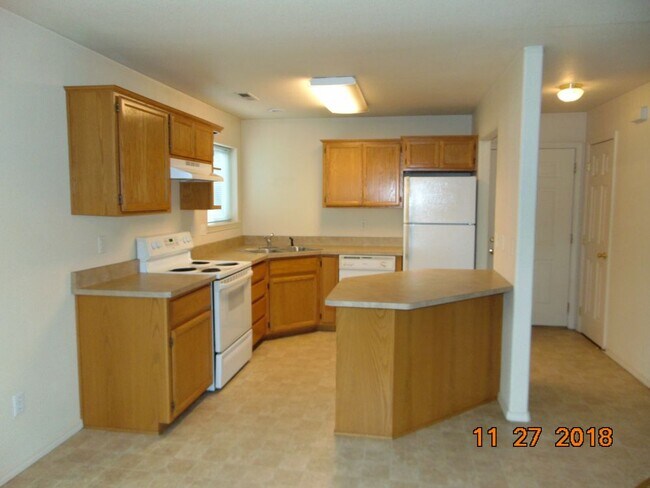 Foto del edificio - East Medford 2-Bedroom Apartment