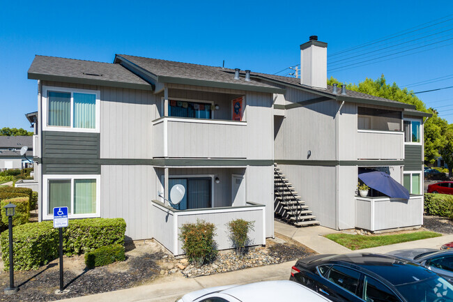 Foto del edificio - Maple Ridge Apartments