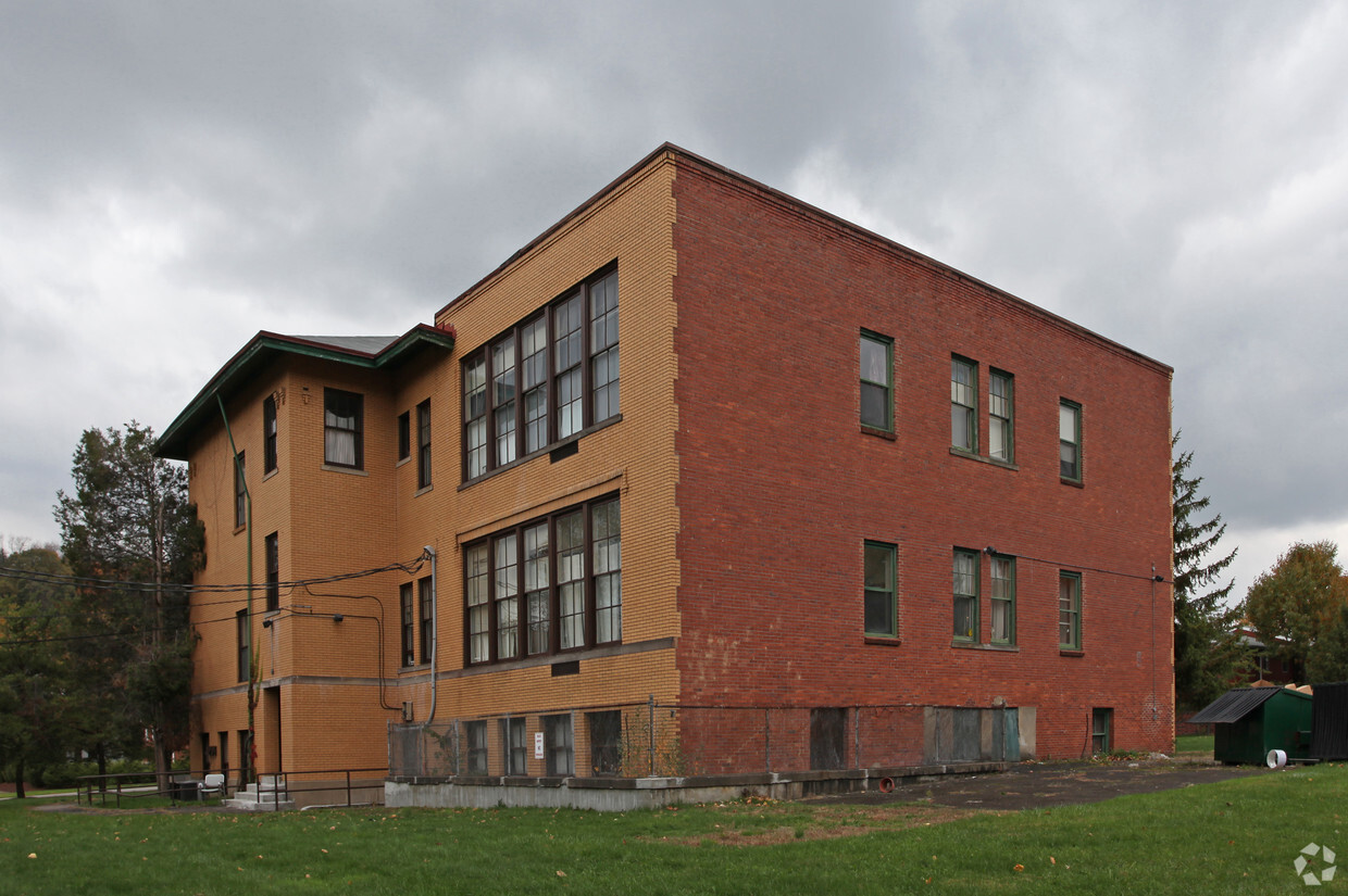 Building Photo - Lincoln School Apartments