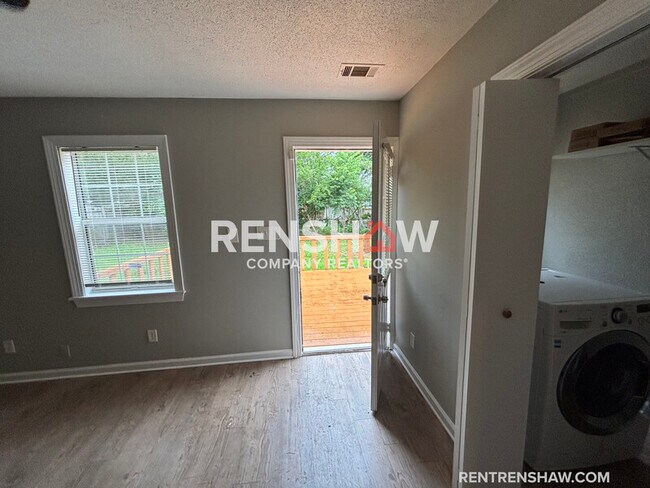 Building Photo - 1488 Abernathy Rd