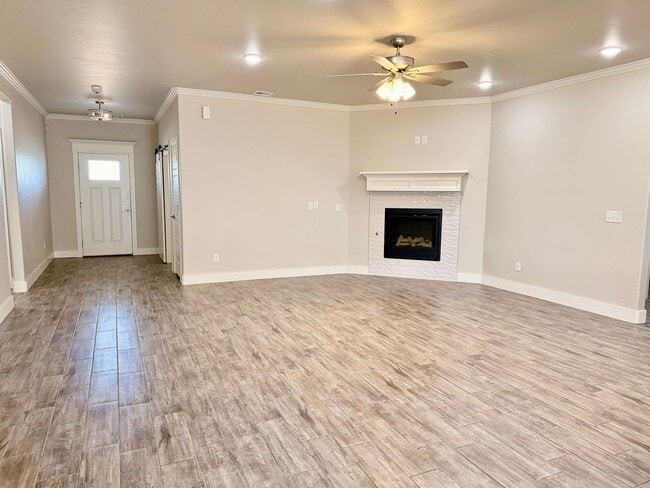 Building Photo - Gorgeous 4 bed, 2.5 Bath in Piedmont Schools