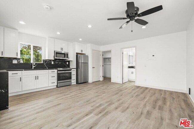 Foto del edificio - 1051 Gill Ave