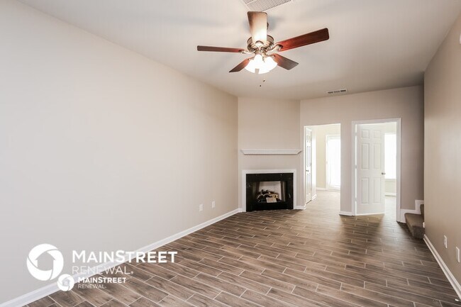 Building Photo - 4615 Blue Iris Way