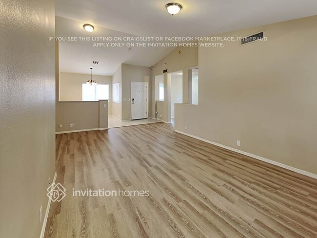 Foto del edificio - 8812 W Holly St