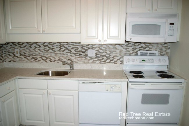 Building Photo - 101 Monmouth St