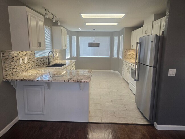 Building Photo - 3 bed 2 bath Home for Rent in Grants Pass