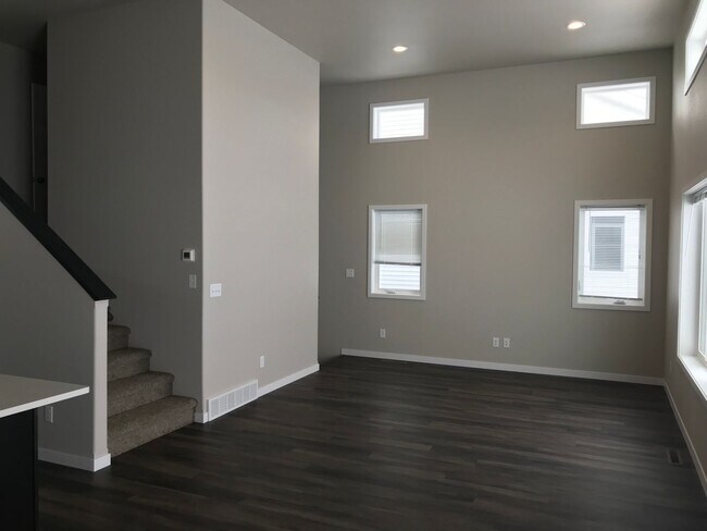 Foto del edificio - 3 Bed 3 Bath Twin Home