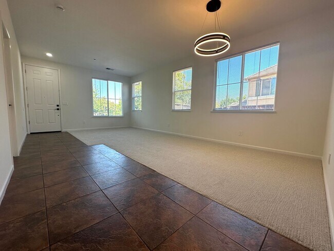 Foto del edificio - Gorgeous 4 Bed 2 Bath single story in Deer Ridge!