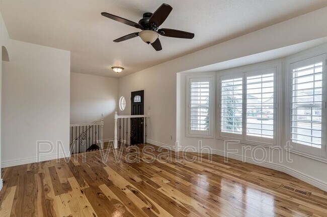 Foto del edificio - 1297 Katie Cir