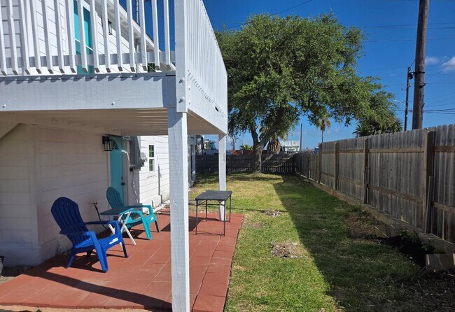 Foto del edificio - 6201 Heards Ln