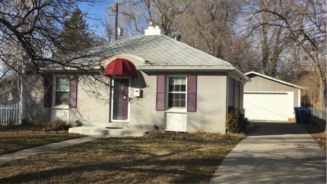Building Photo - 1955 E Redondo Ave