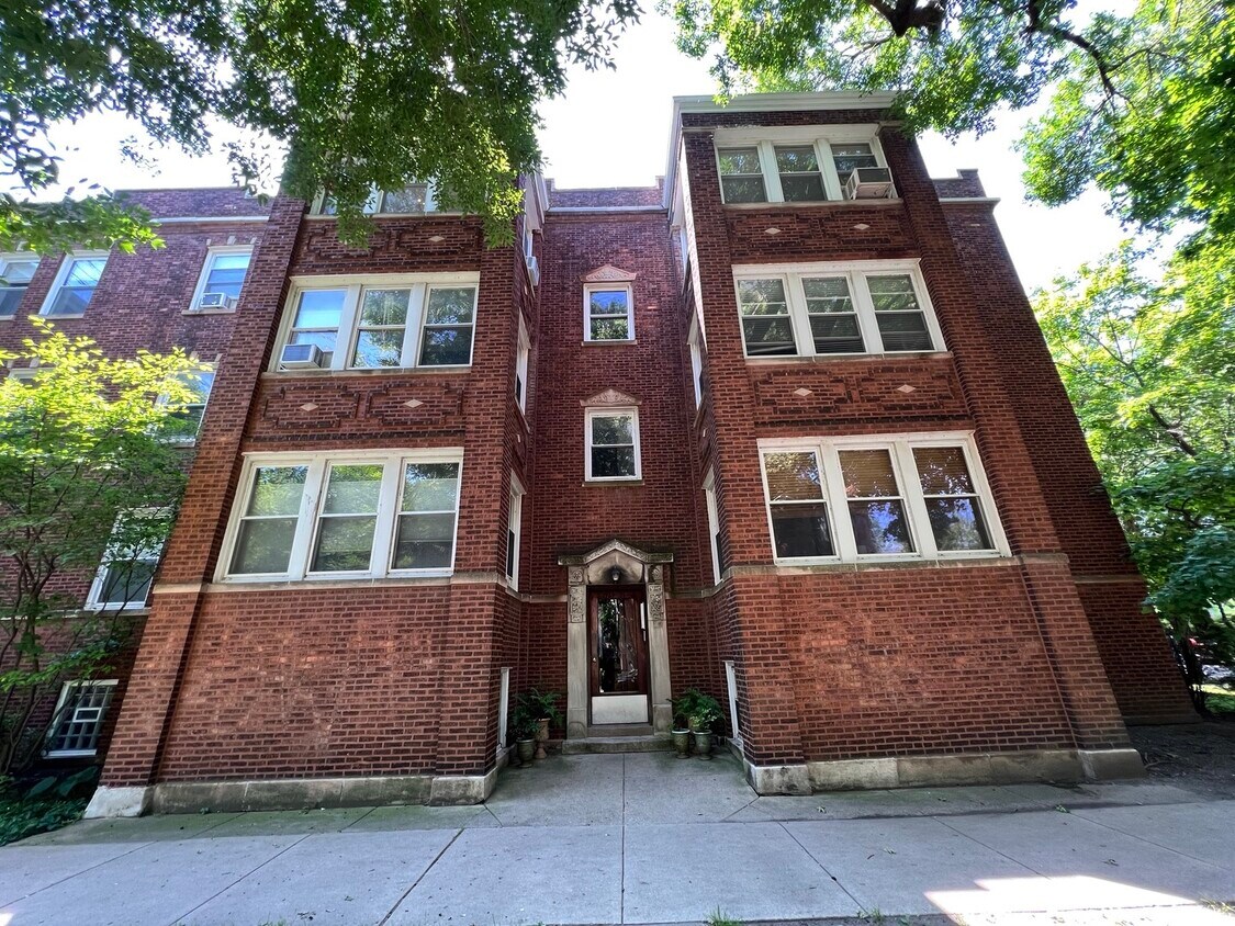 1969 W Winona St Unit 2, Chicago, IL 60640 Condo for Rent in Chicago