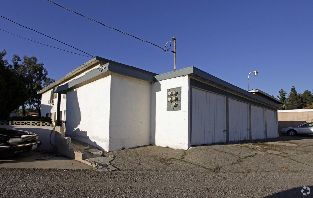 Building Photo - 1306 Randy St
