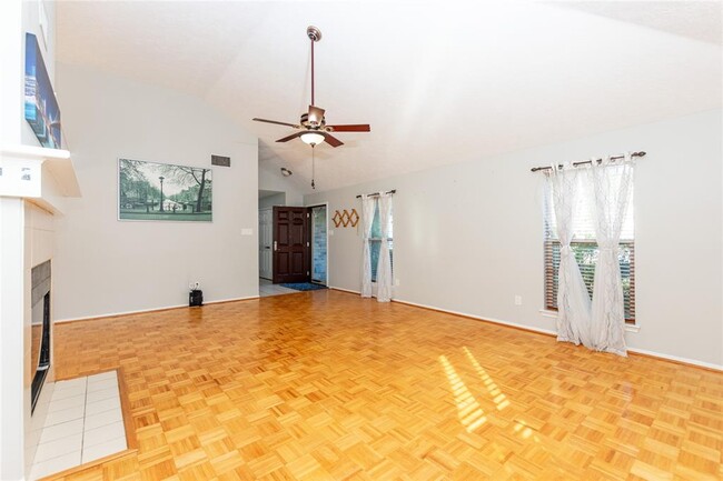 Building Photo - 3002 Avanti Ct