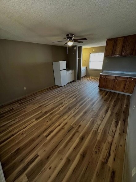 Building Photo - 185 Moss Ln