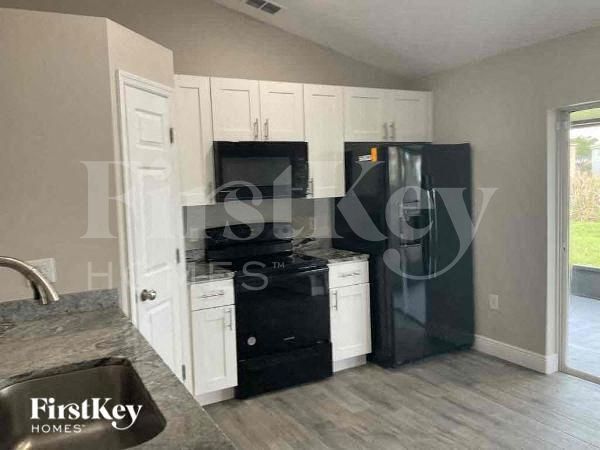 Foto del edificio - 13627 Silver Charm Ct