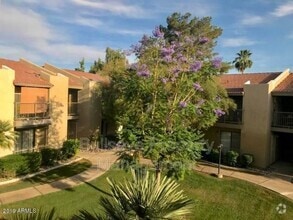 Building Photo - 1111 E University Dr
