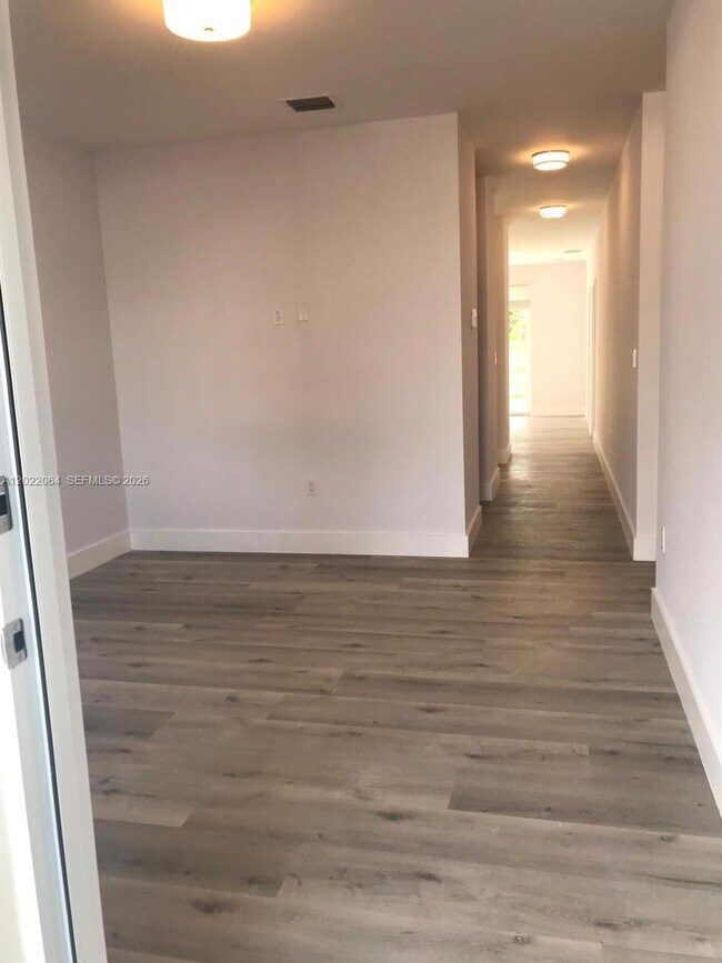 Foto del edificio - 810 E 32nd St