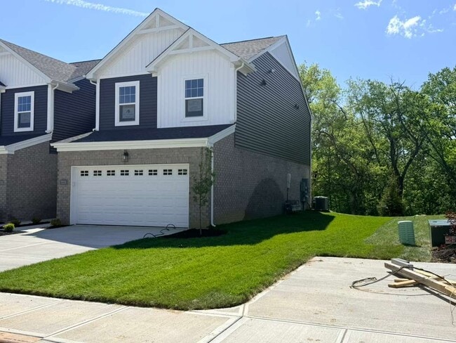 Building Photo - 7231 Grandway Dr