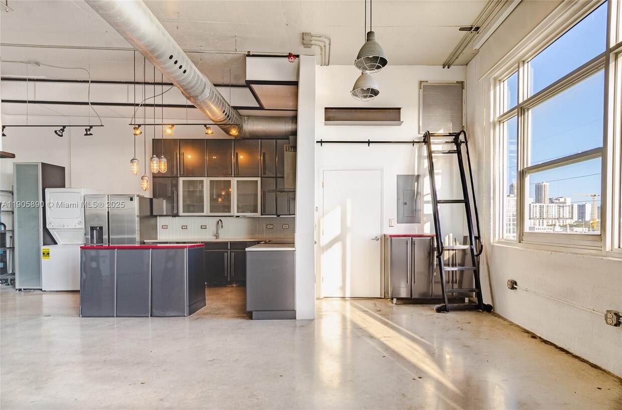 Foto principal - 250 NW 23rd St