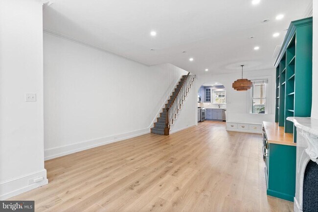 Foto del edificio - 2215 Pine St