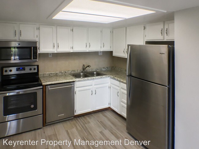 Building Photo - 9666 Brentwood Way