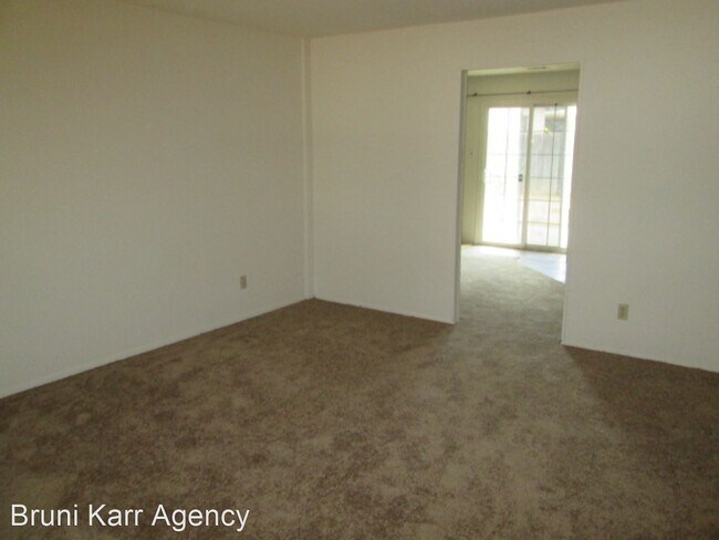 Building Photo - 3 br, 1.5 bath House - 12912 Skyview NE