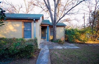 Building Photo - 713 Carolyn Ave