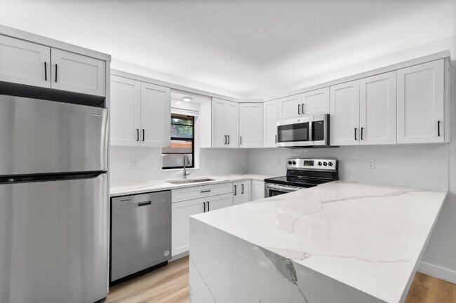 Foto del edificio - 2690 Albatross Rd N