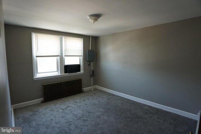 Building Photo - 4617 Wilkens Ave