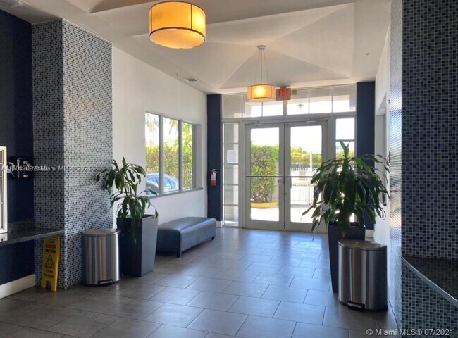 Foto del edificio - 1789 NE Miami Gardens Dr