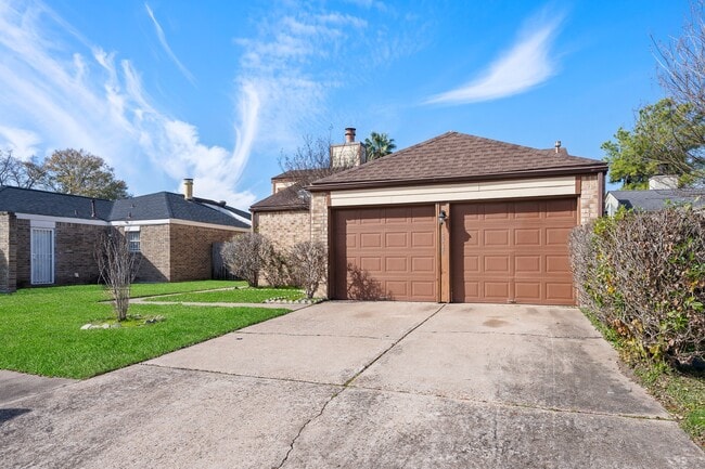 Foto del edificio - 4330 Willow Beach Dr