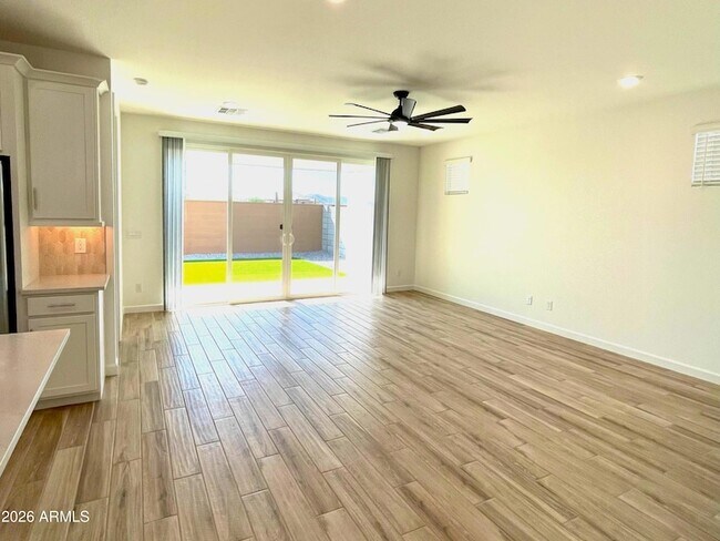 Building Photo - 6949 W Buckhorn Trail