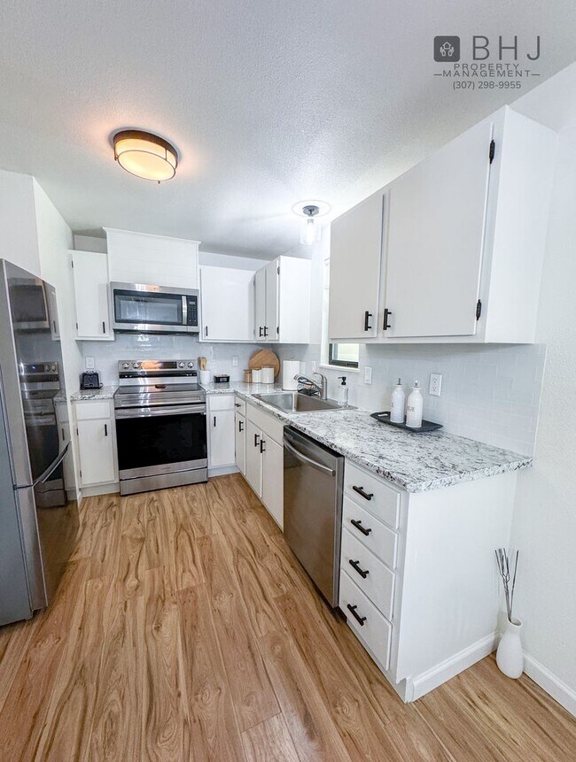 Foto del edificio - Dog Friendly 2 bed/ 1 bath HOUSE for Rent!