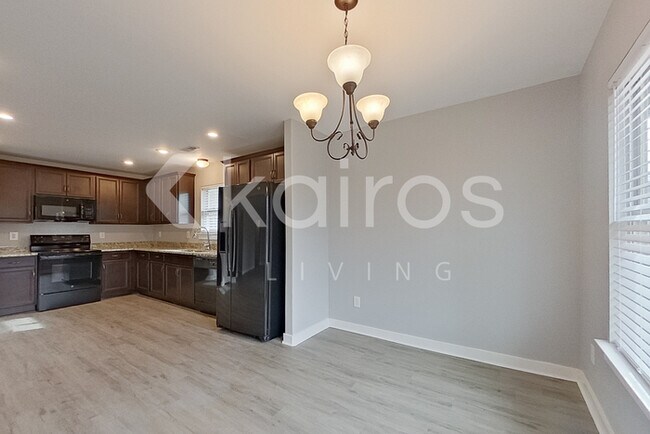 Foto del edificio - 488 Ford Chapel Rd