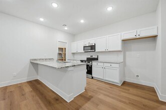 Building Photo - 119 N Mendocino Ct