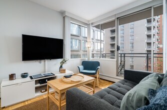 Building Photo - 1033 Haro St