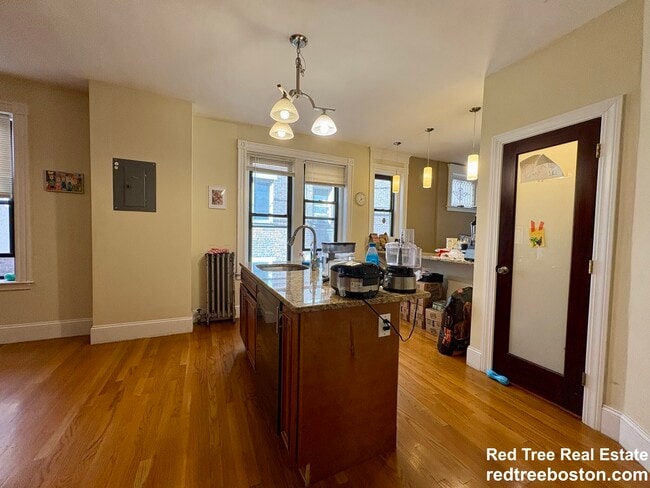 Foto del edificio - 184 St Paul St