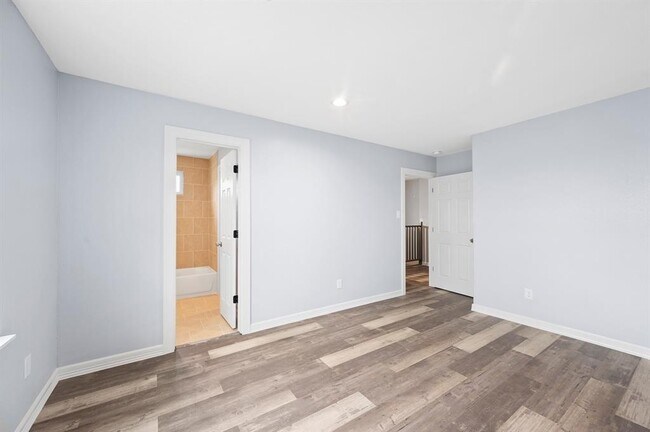 Building Photo - 6710 Haight St