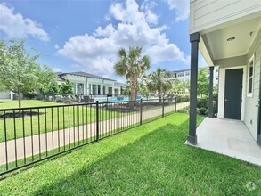Building Photo - 3030 Greenbusch Rd