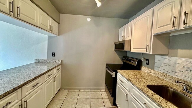 Building Photo - 2369 Tom Jones St