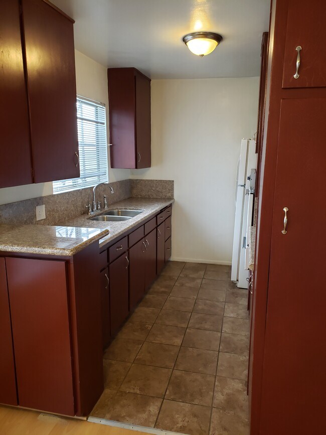 New Kitchen - 1433 N Fuller Ave