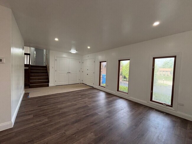 Building Photo - 3523 Jacqueline Dr